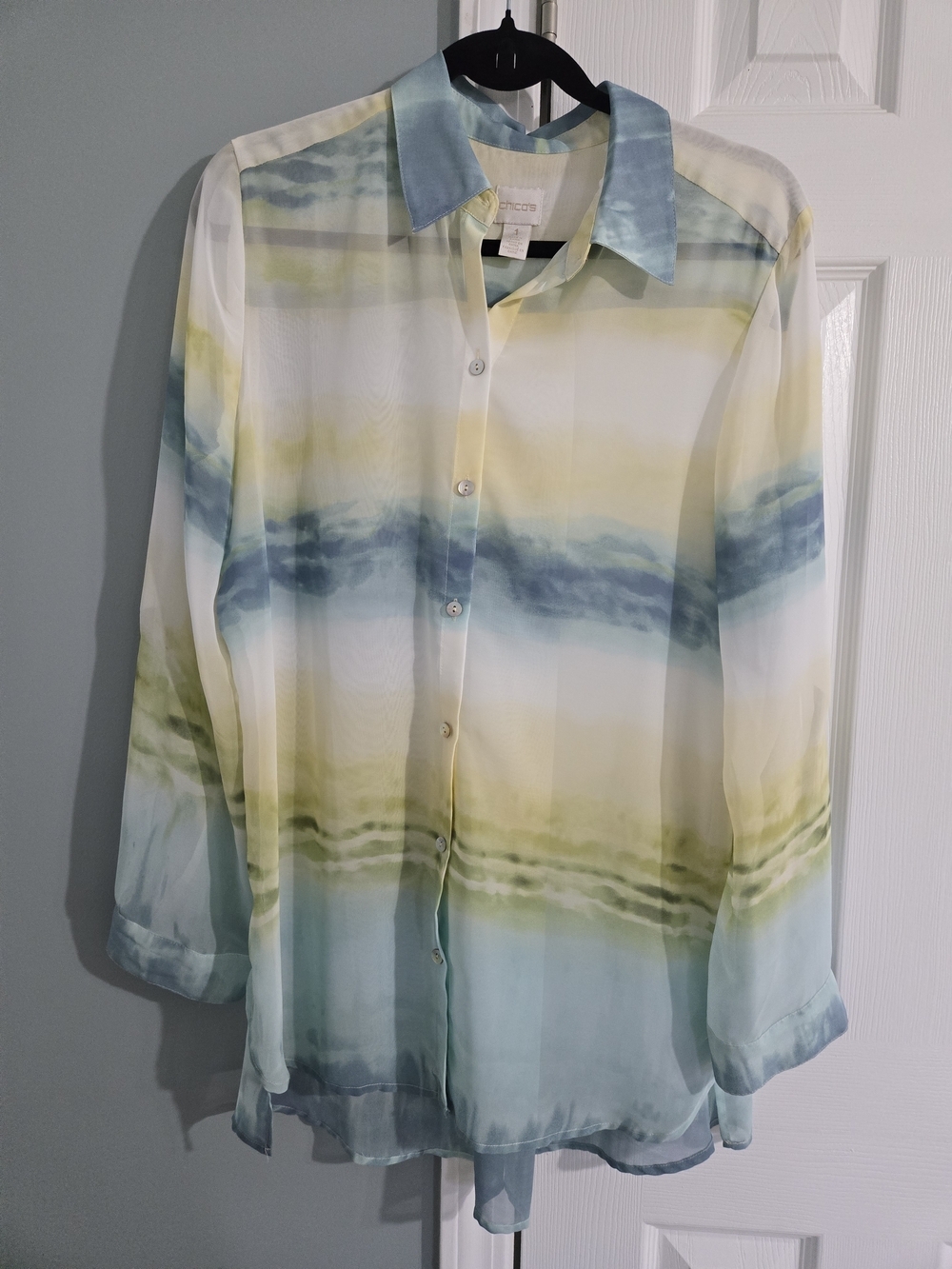 Chico's Size 1 Light Blue & Yellow Gradient Women's Button-Up Shirt